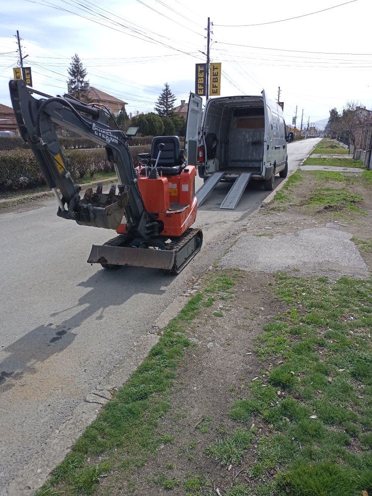 Мини багер за изкопни услуги Костинброд Сливница Драгоман